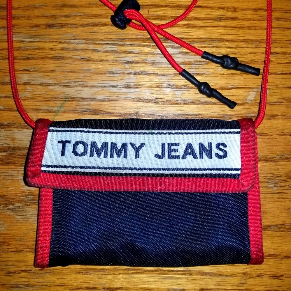 COPY - Tommy Hilfiger Mini Crossbody Wallet
